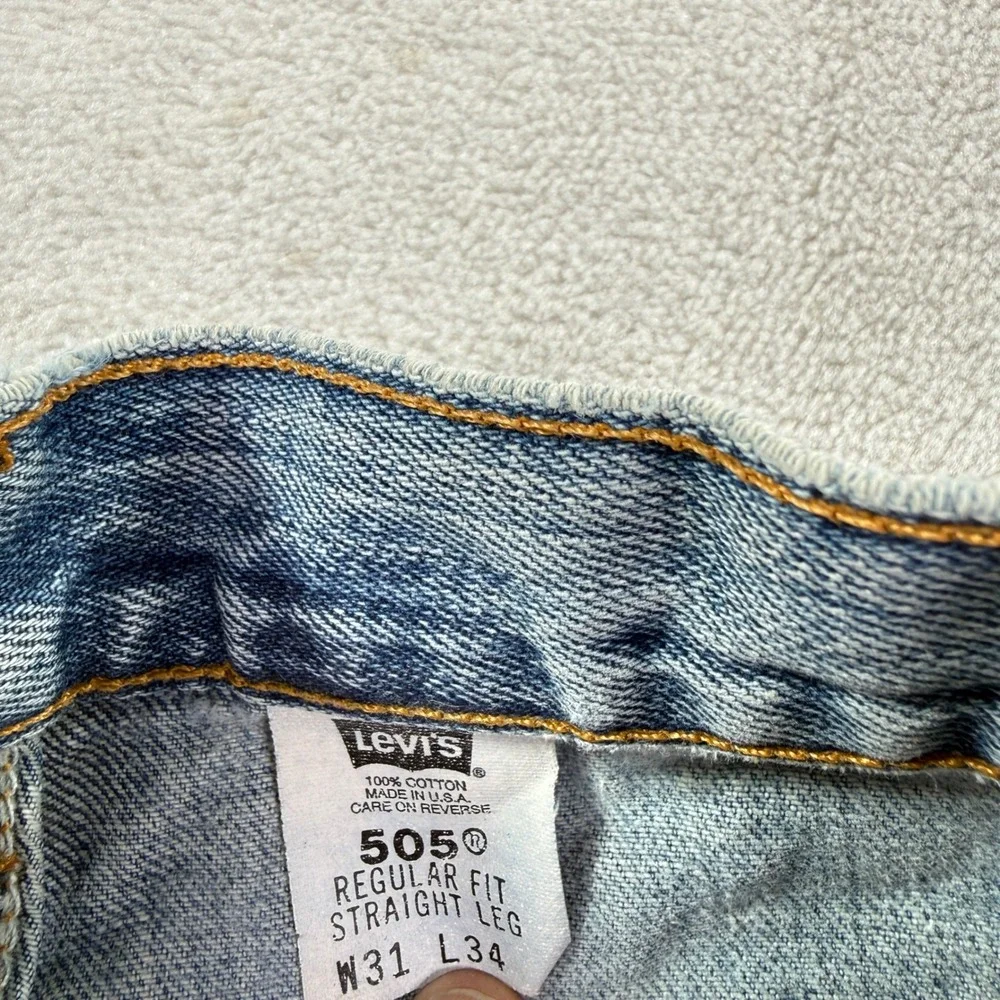Vintage Levis 505 Mens Jeans 31x34 Light Wash Straight Leg Denim Made in USA